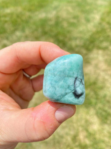 Emerald Tumbled Stone Grade AB - Polished Emerald Crystal